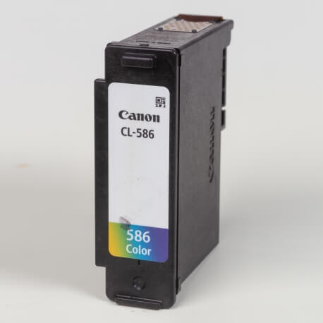 Auf dem Bild sehen Sie den ArtikelCL-586 von Canon. Dieses Tintenpatrone Modell eignet sich für die Wiederaufbereitung und wird daher zum Recycling angekauft.